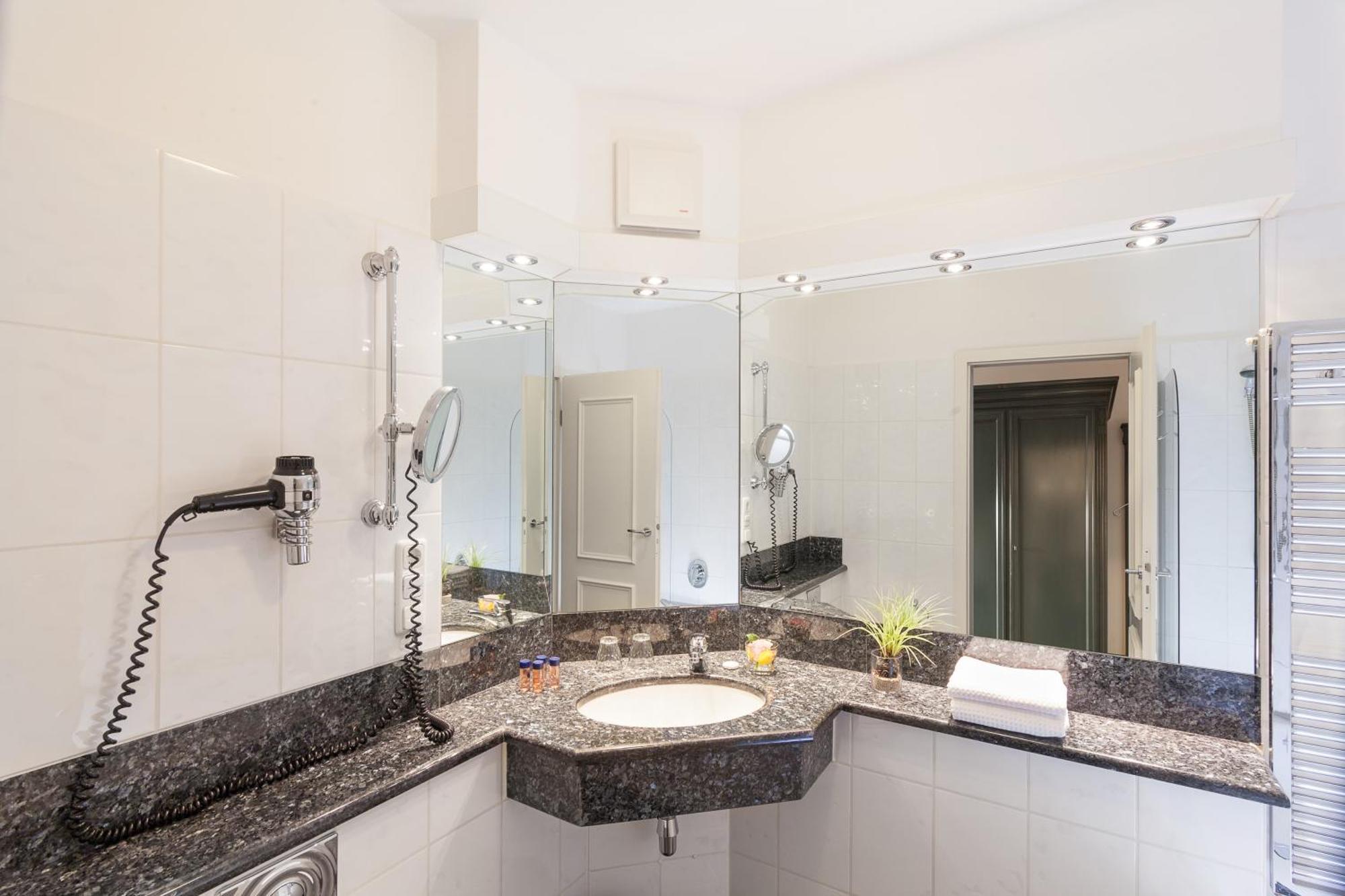 Hotel & Restaurant Grotehof Минден Екстериор снимка